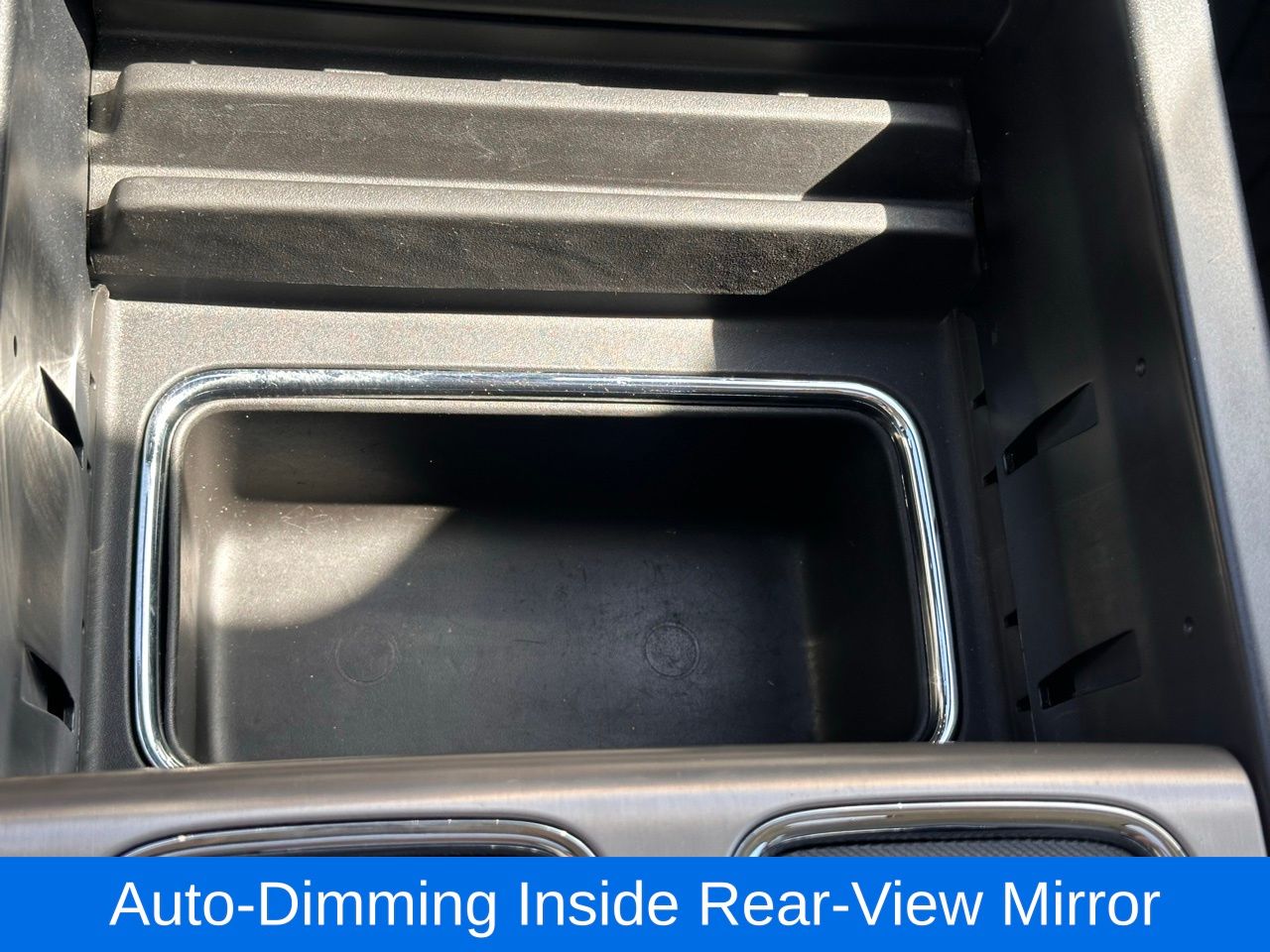 Used 2015 White Diamond Tricoat GMC Denali image 32