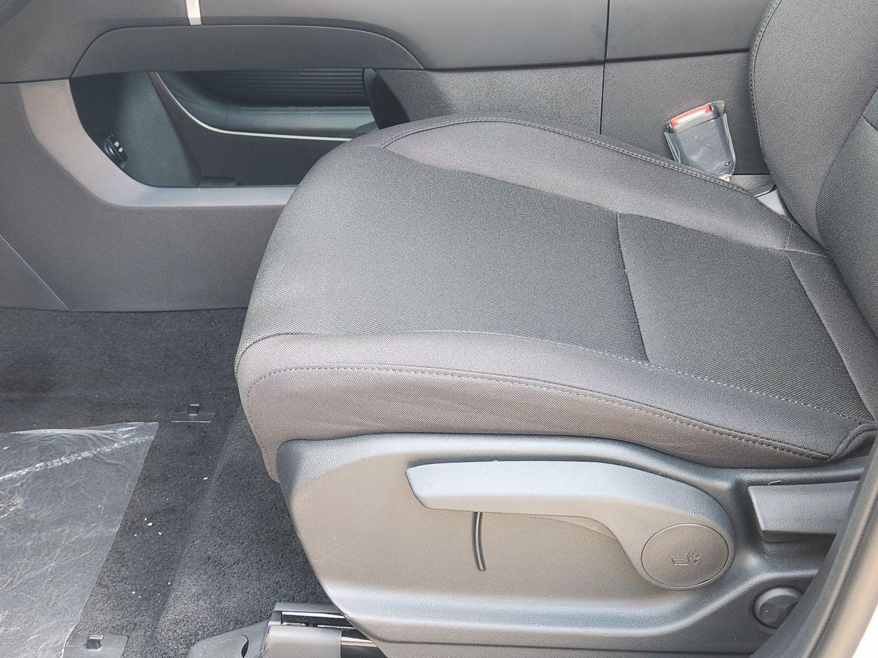 New 2026 R2T Silver Hyundai SE FWD image 22