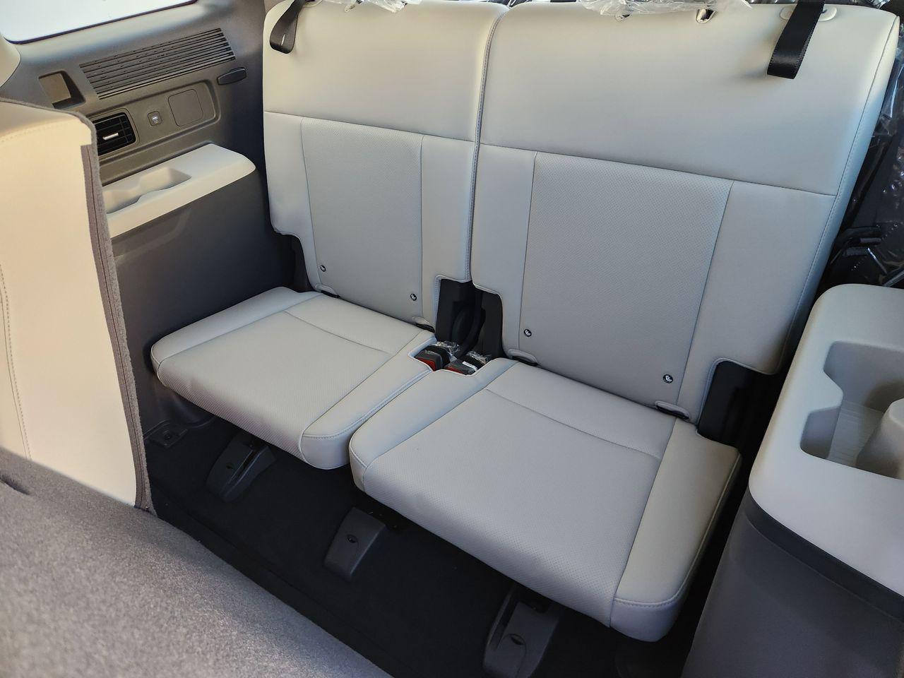 New 2026 W6H White Hyundai SEL FWD image 29