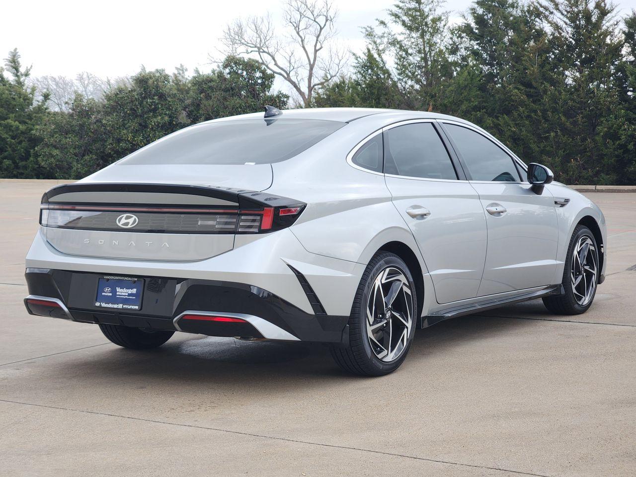 New 2026 T4A Silver Hyundai SEL Sport image 4