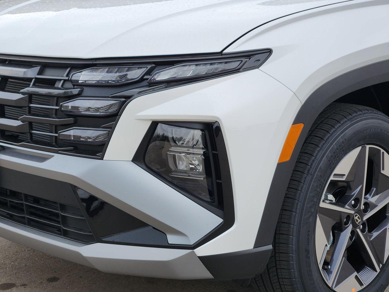 New 2026 W6H White Hyundai SEL FWD image 6