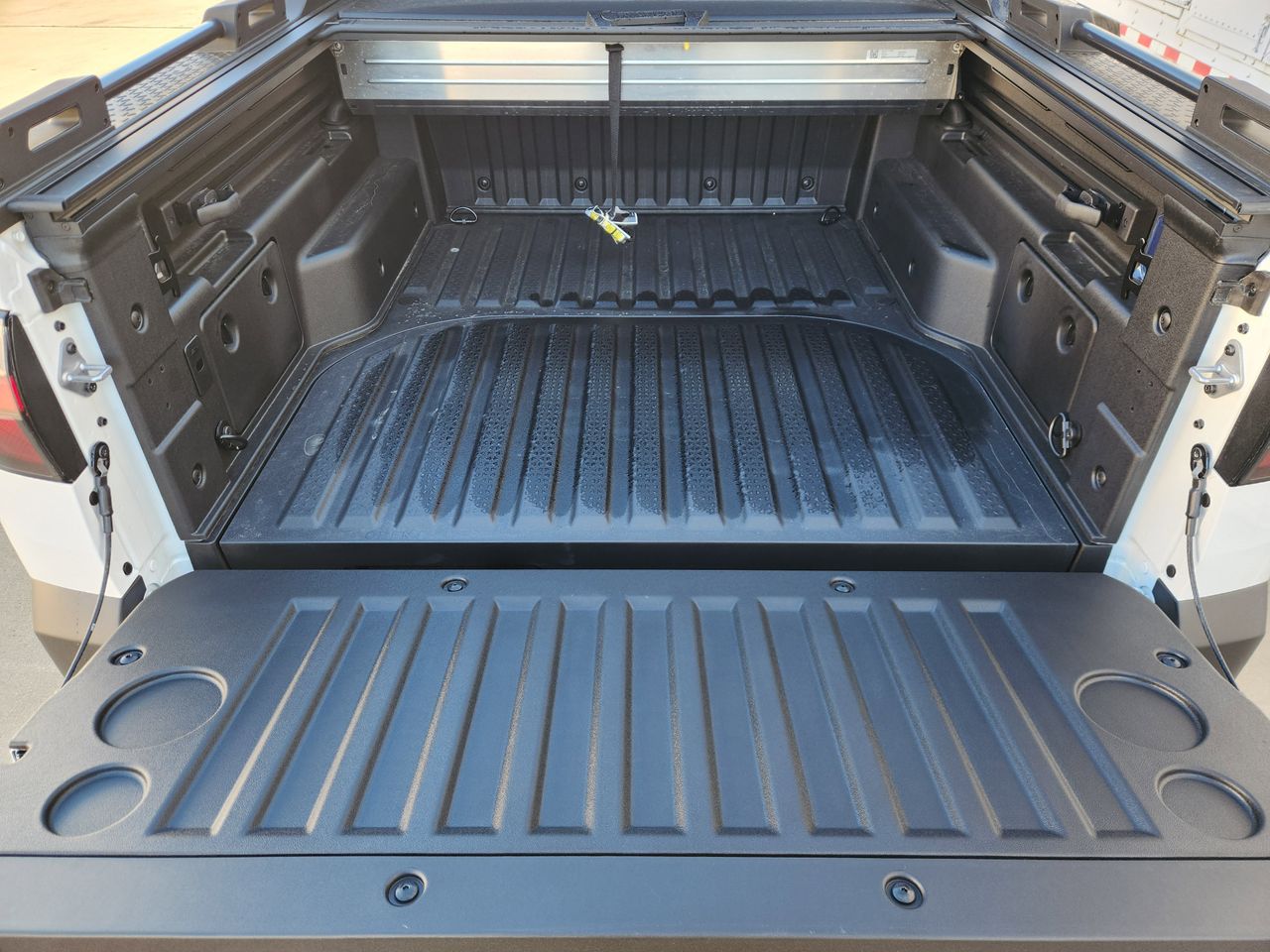 New 2026 SAW White Hyundai XRT image 31