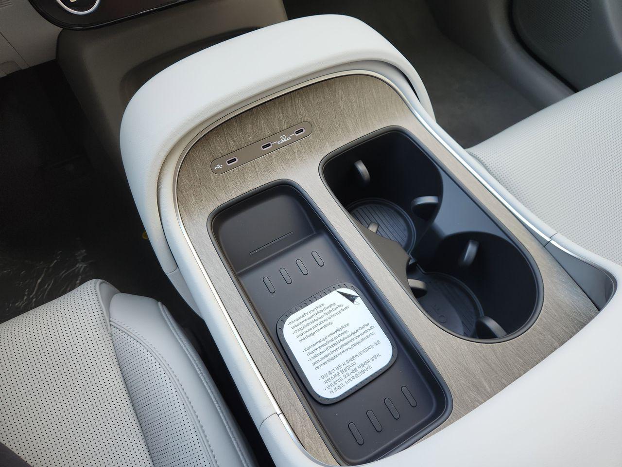 New 2026 A2B Black Hyundai SEL FWD image 18