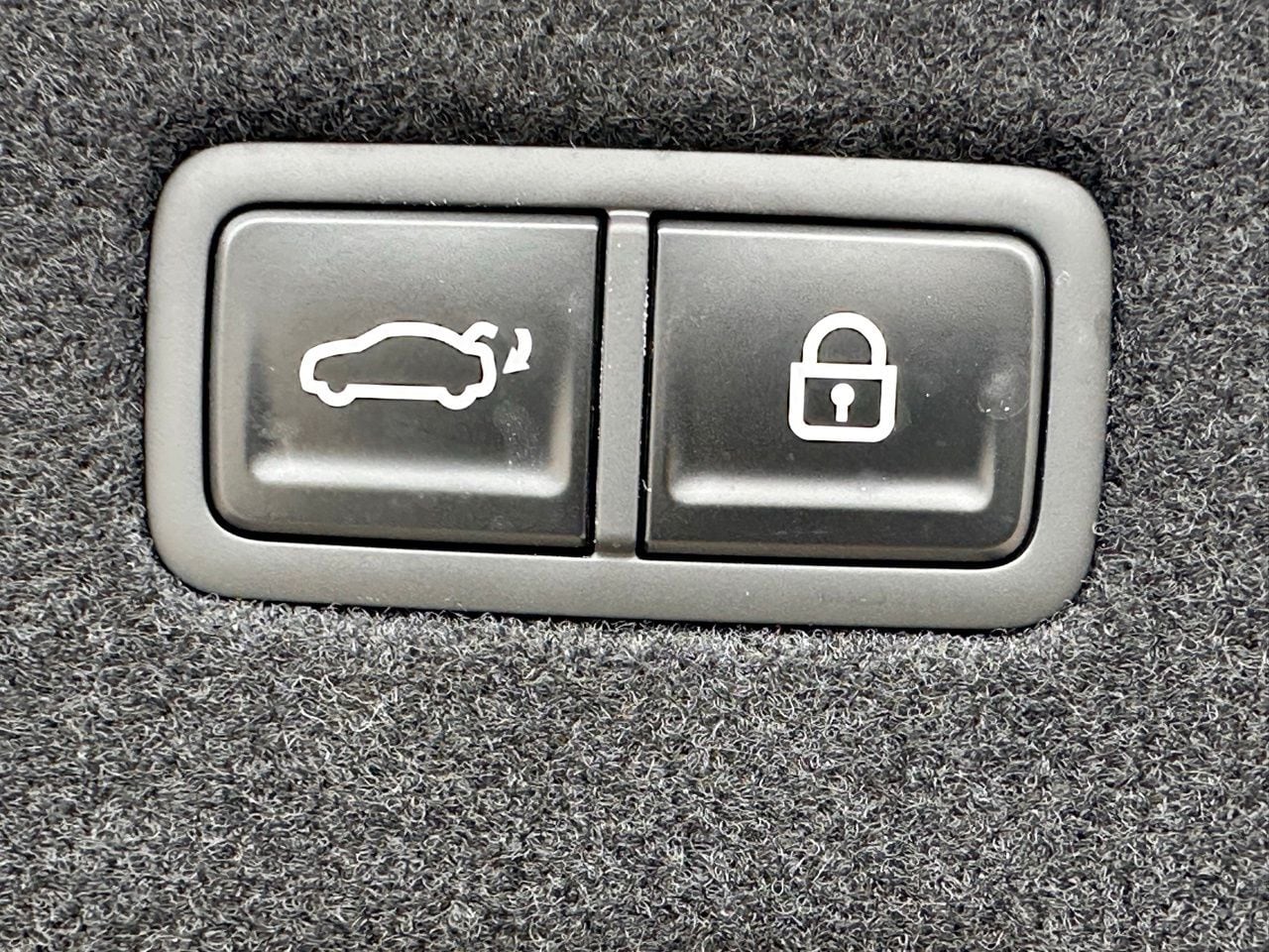 Used 2025 Vik Black Genesis 3.5T e-SC image 14