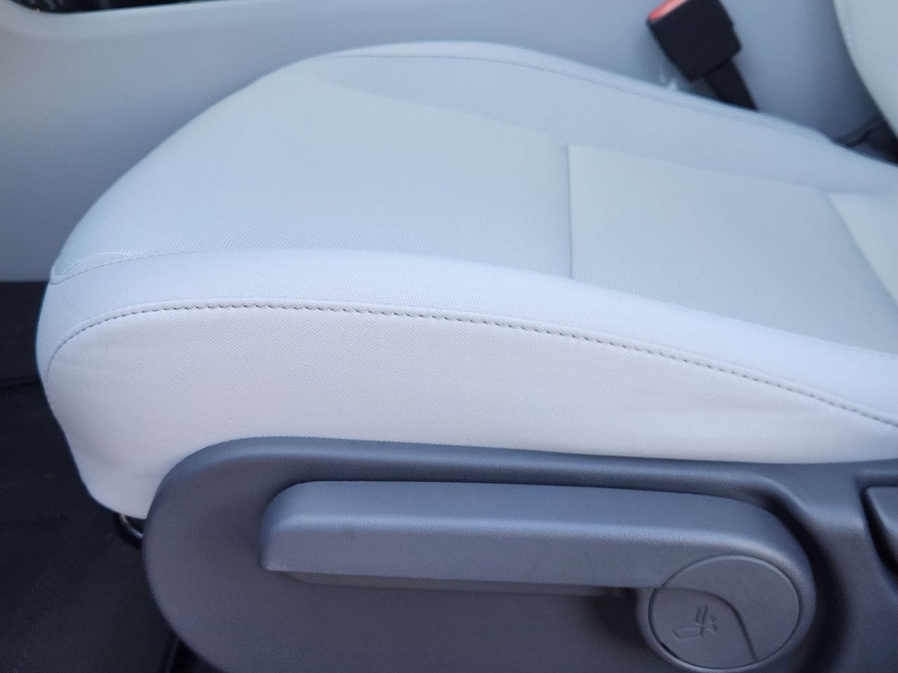 New 2026 C5G Gray Hyundai SEL Sport FWD image 23