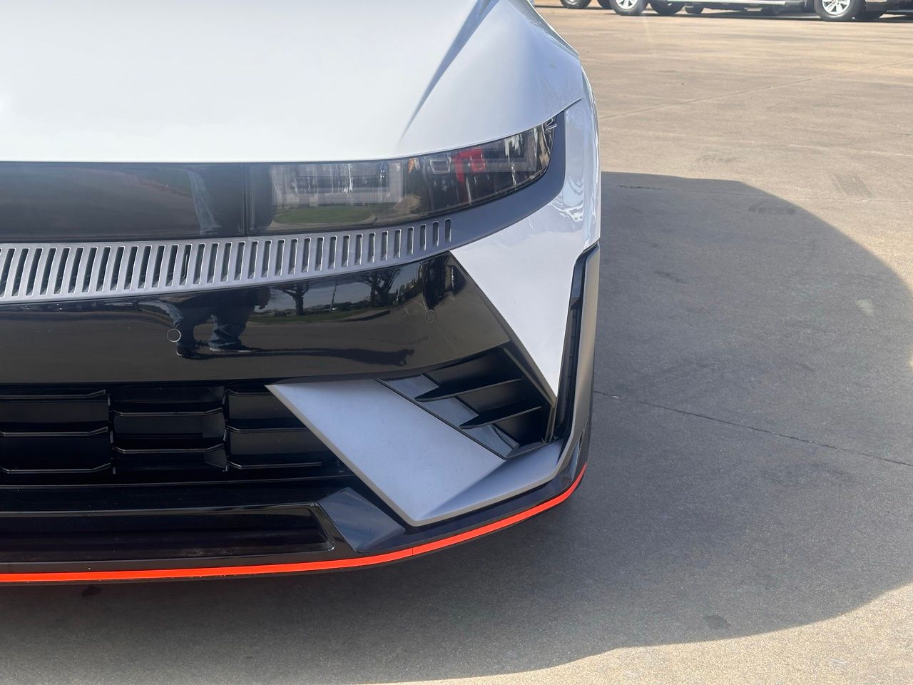 Used 2025 Atlas White Hyundai Base image 8