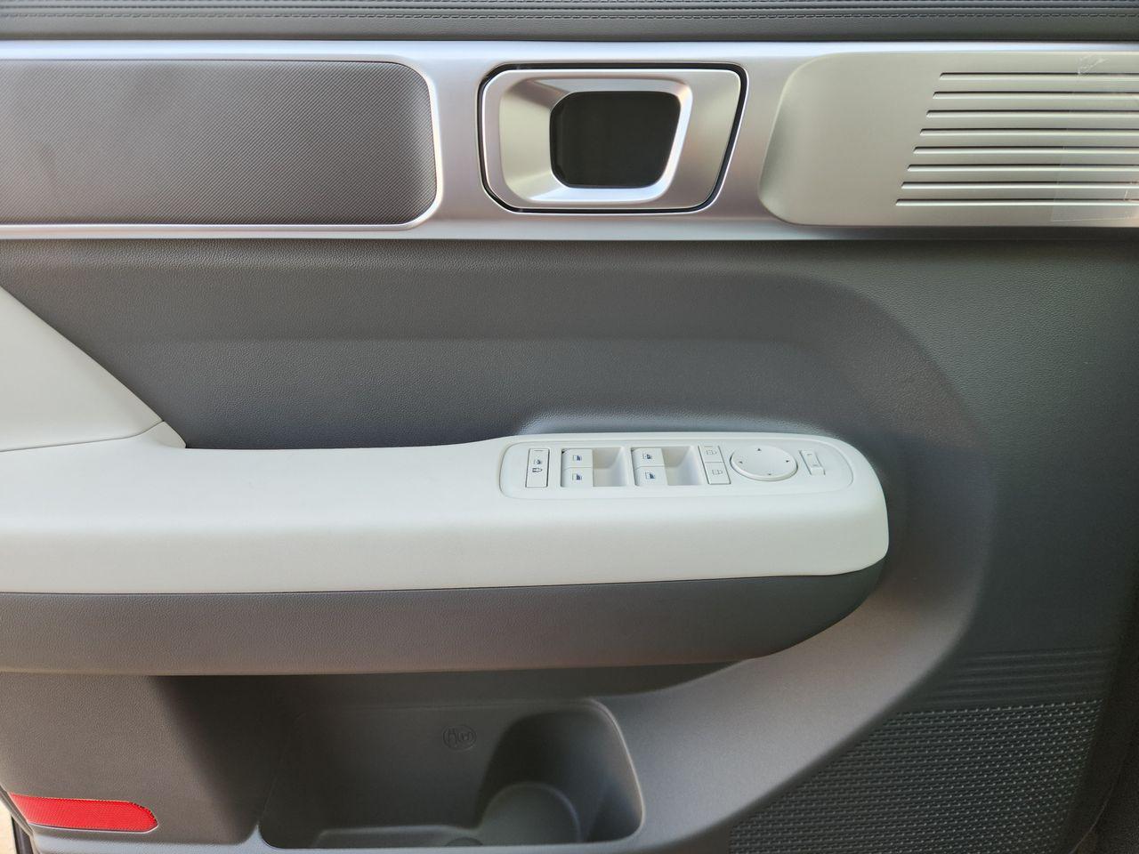 New 2027 Ecotronic Gray Hyundai SE FWD image 22