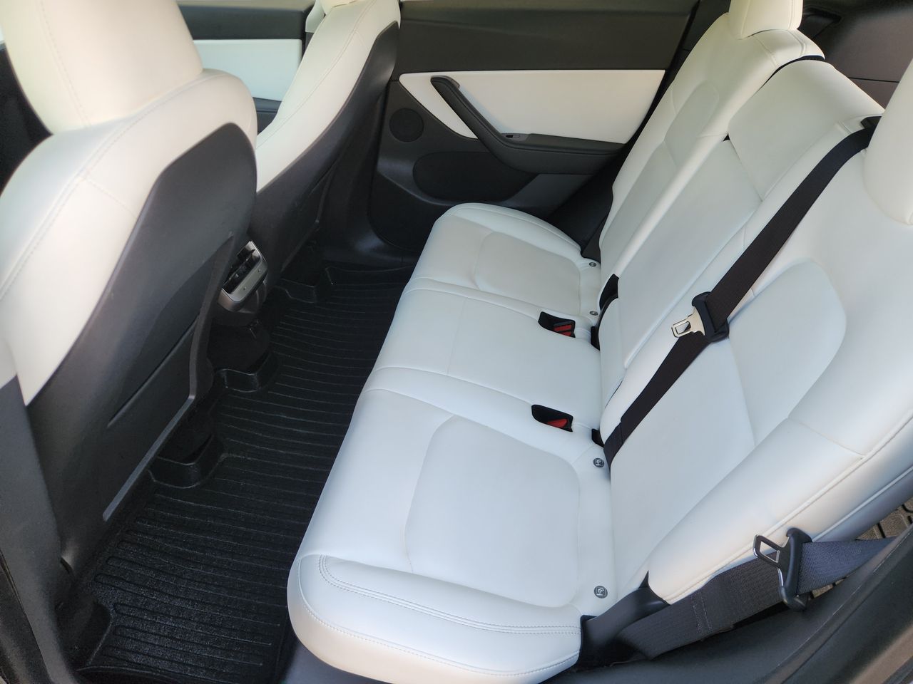 Used 2020 Midnight Silver Tesla Long Range image 28