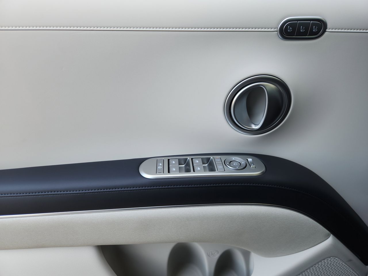 New 2026 WC9 White Hyundai Calligraphy image 22