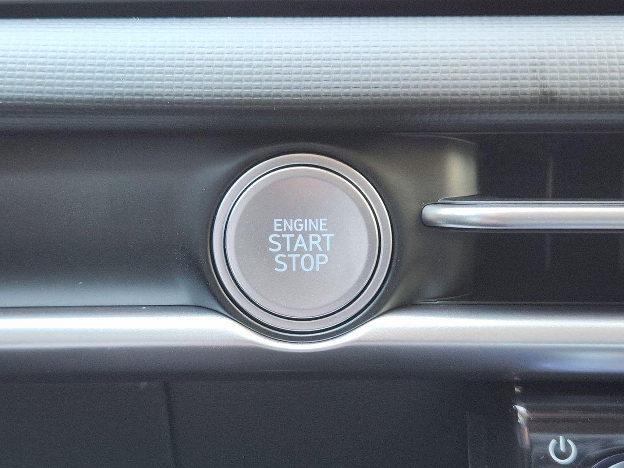 New 2026 R2T Silver Hyundai SEL FWD image 17