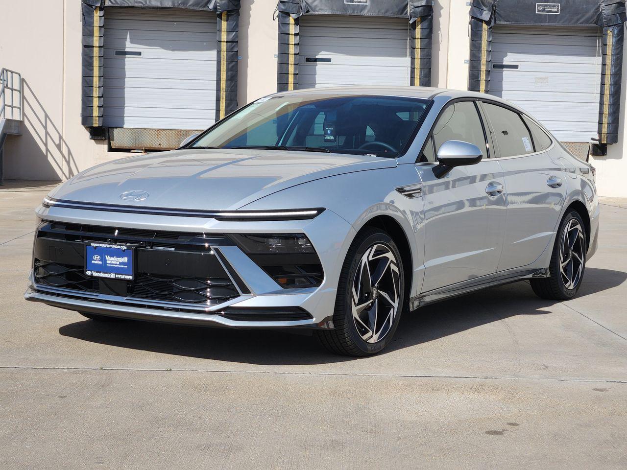 New 2026 T4A Silver Hyundai SEL Sport image 2