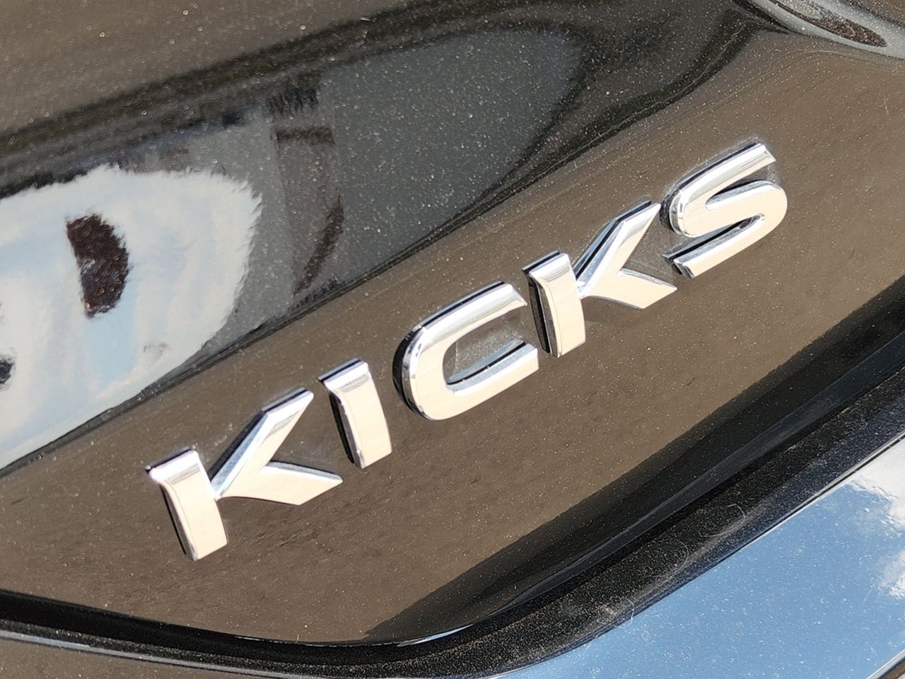 Used 2021 Super Black Nissan S image 7