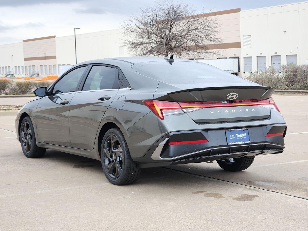 New 2026 A5G Gray Hyundai SEL Sport Premium image 3