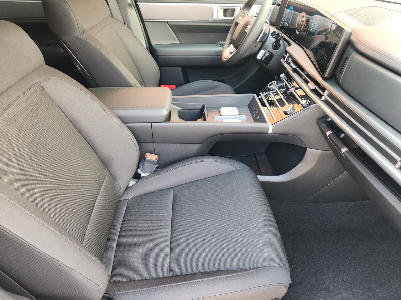 New 2026 W6H White Hyundai SE FWD image 11