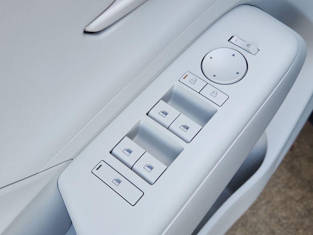 New 2026 A2B Black Hyundai SEL Sport FWD image 22