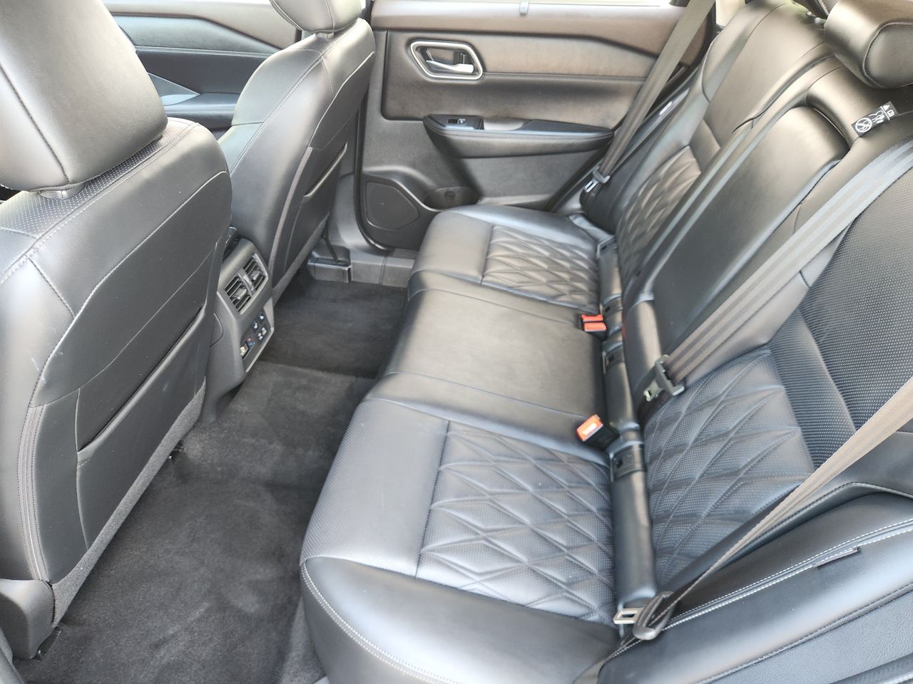 Used 2023 Super Black Nissan Platinum image 28