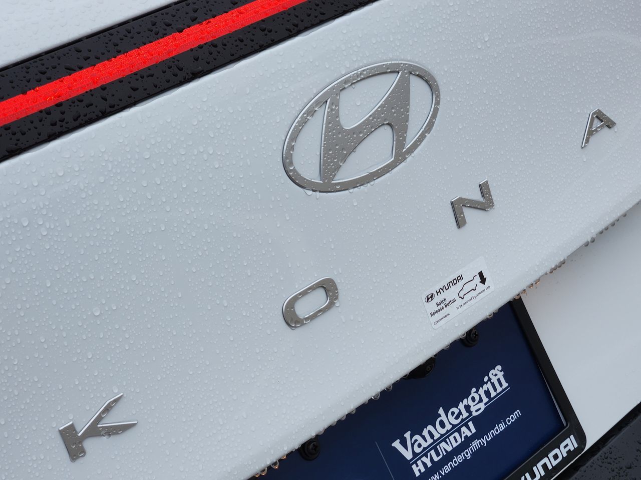 New 2026 SAW White Hyundai SE FWD image 8