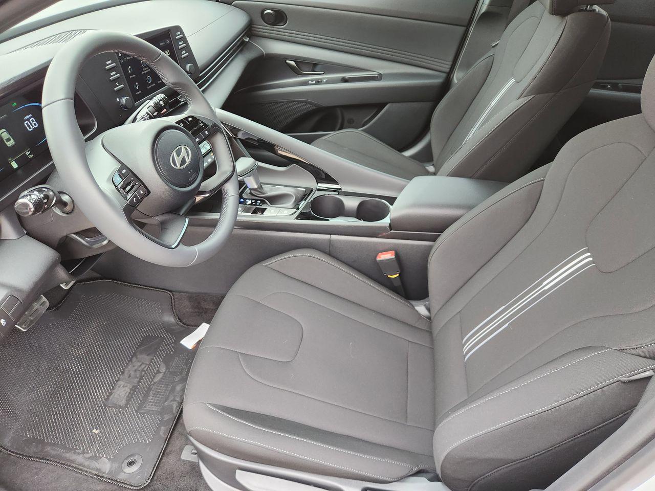 New 2026 W6H White Hyundai SEL Sport Premium image 9