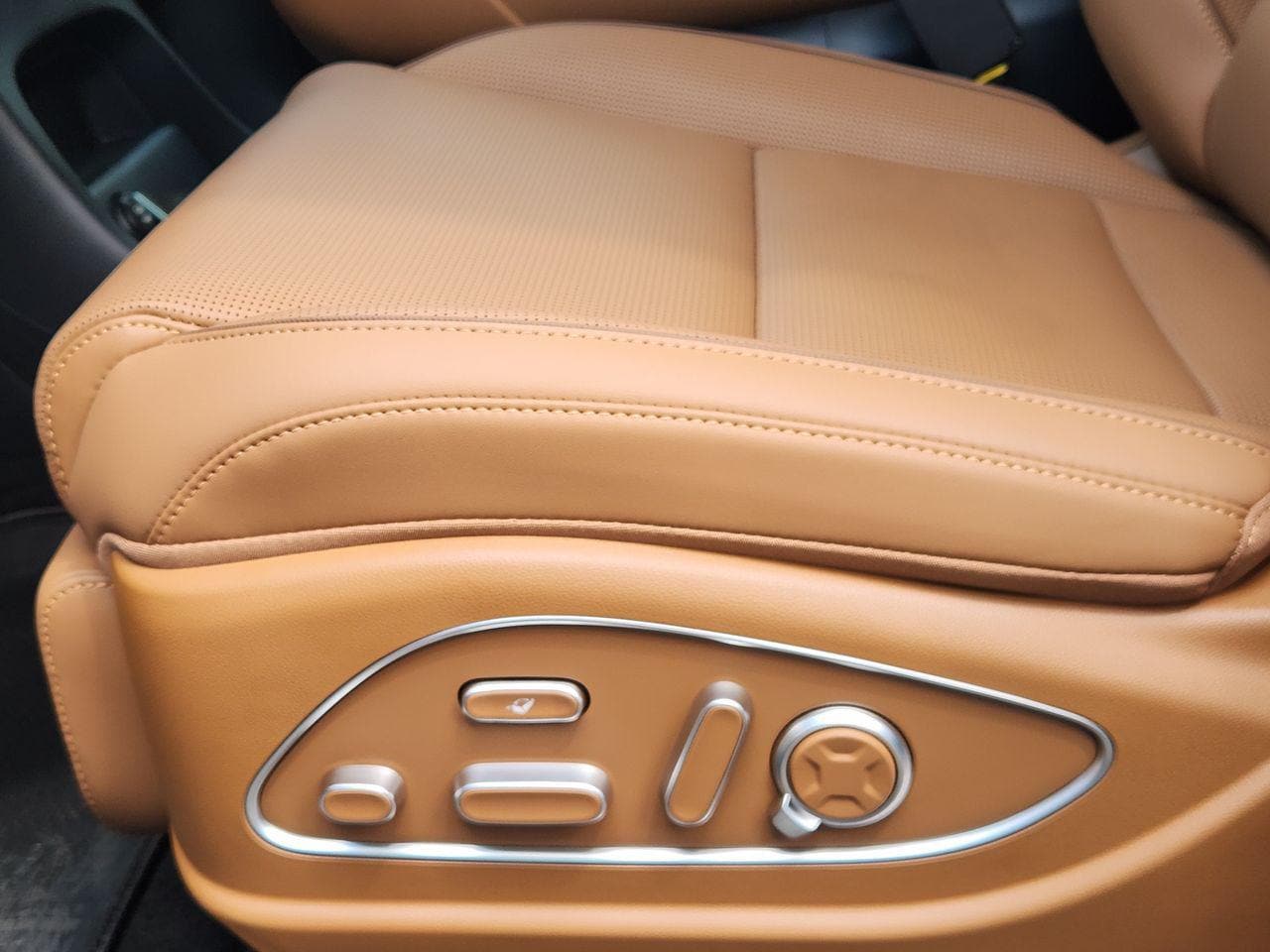 New 2027 Creamy White Pearl Hyundai Calligraphy image 25