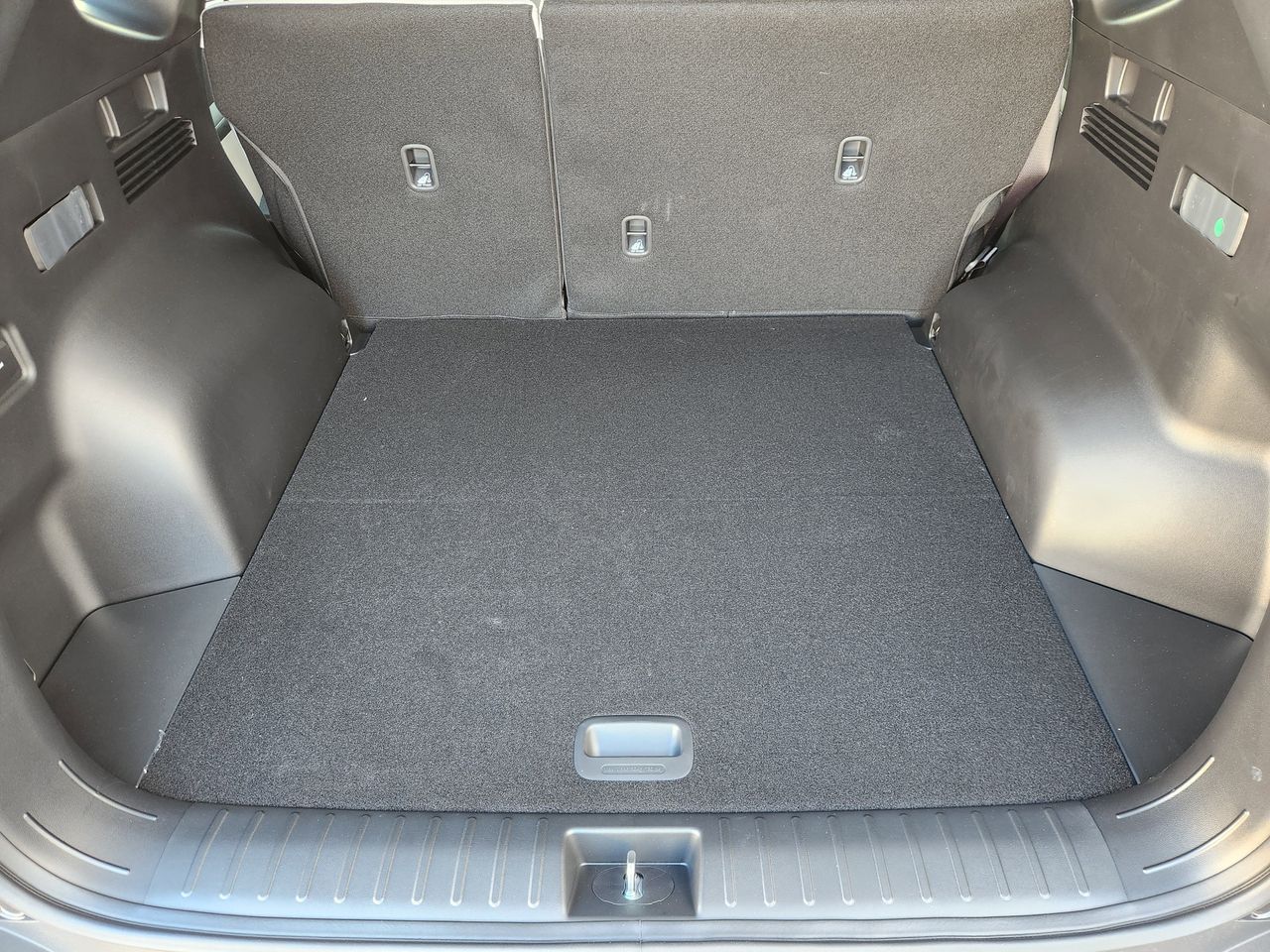 New 2026 S3B Black Hyundai SEL FWD image 30