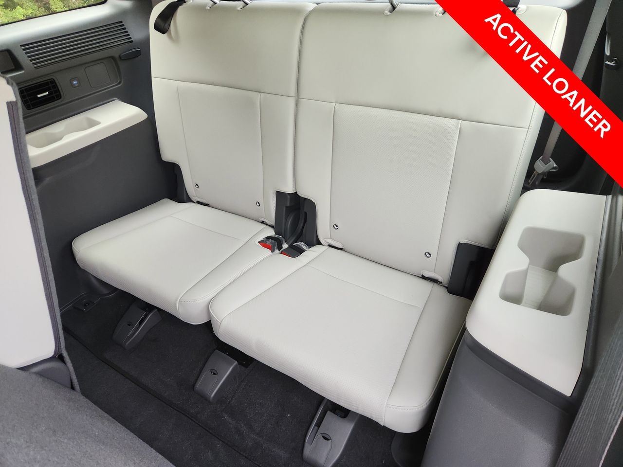 New 2026 Shimmering Silver Hyundai SEL FWD image 29