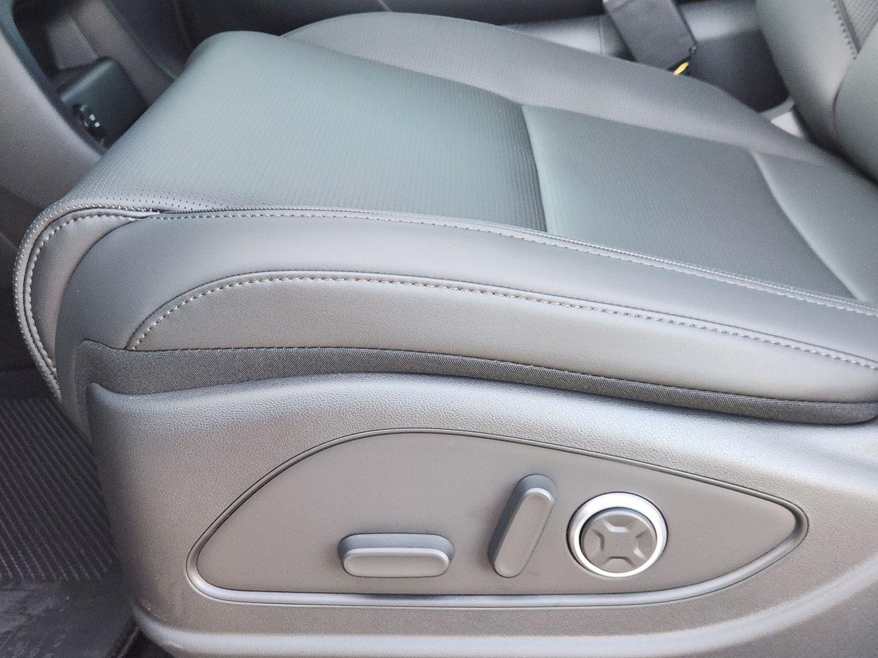 New 2026 Creamy White Pearl Hyundai SEL Premium 8P image 24