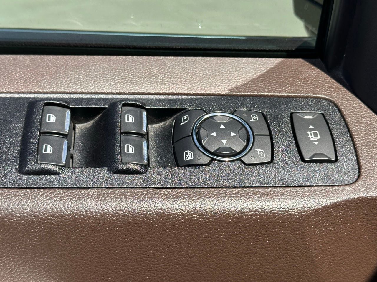 Used 2022 Oxford White Ford King Ranch image 21