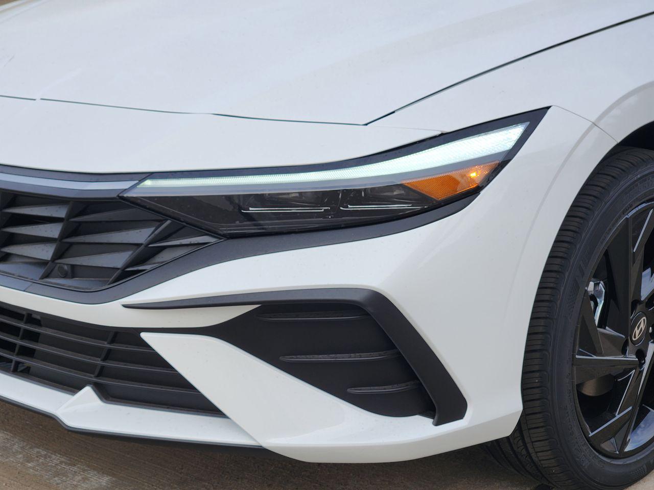 New 2026 W6H White Hyundai SEL Sport image 6