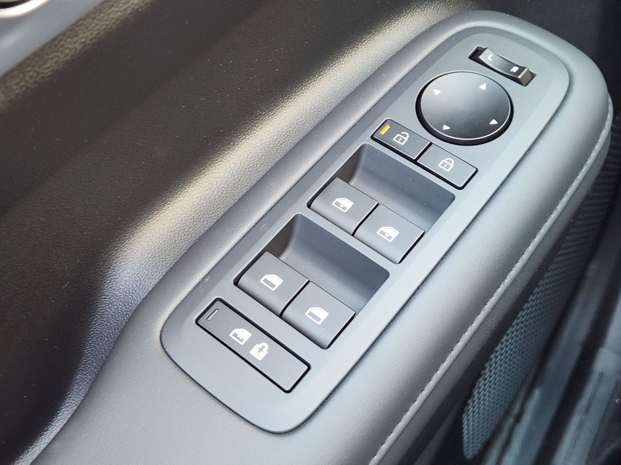 New 2026 W6H White Hyundai SEL FWD image 21