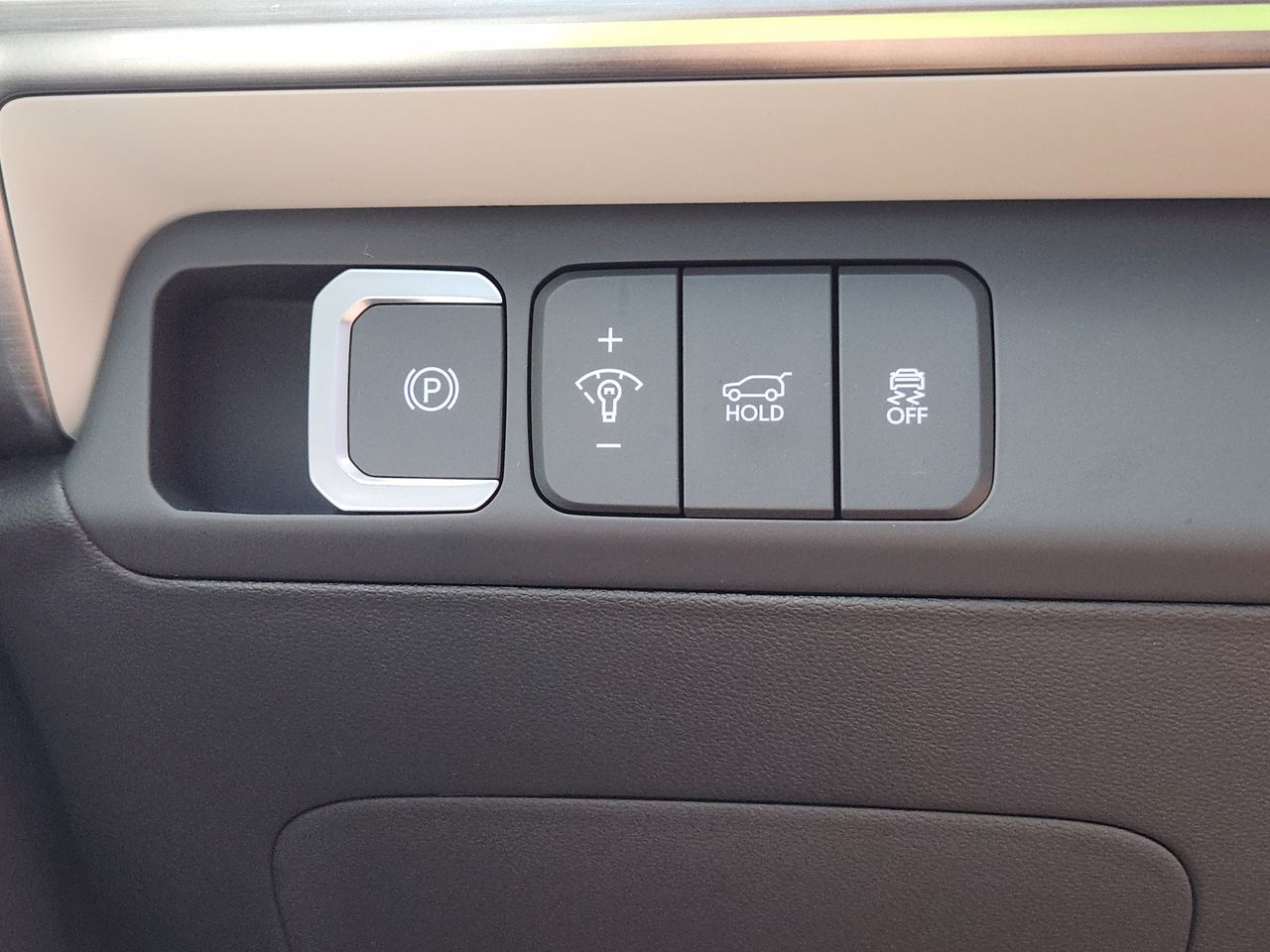 2025 Hyundai Santa Fe Limited - Photo 20