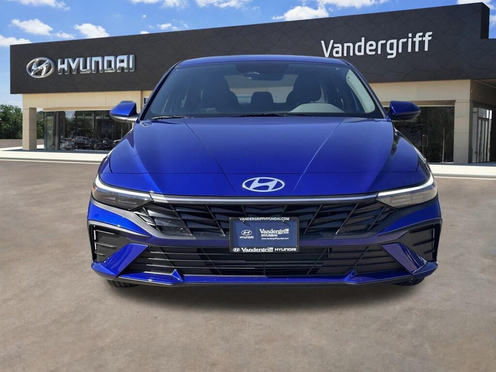 New 2025 Hyundai Elantra SE Sedan