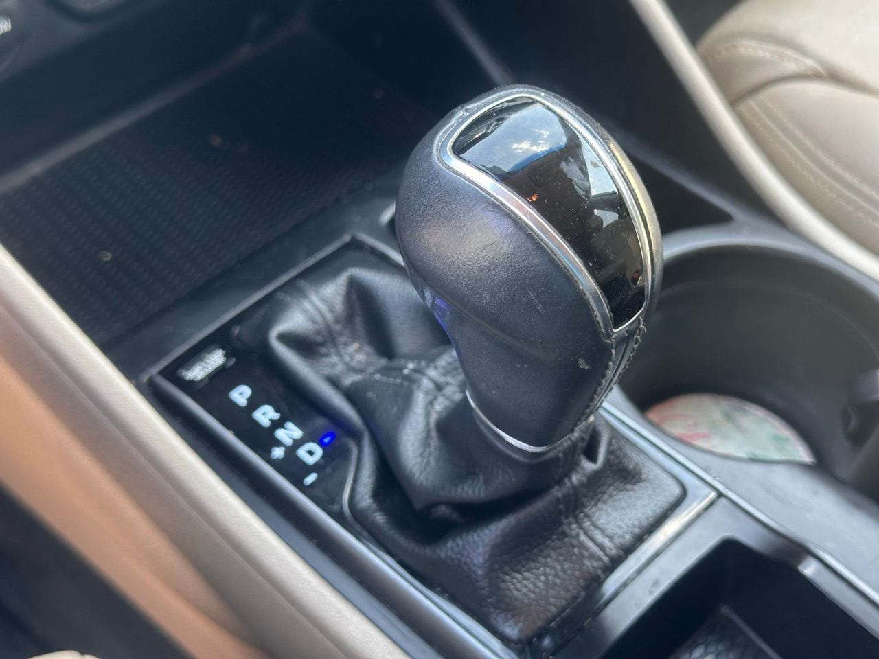 Used 2017 White Hyundai Sport image 34