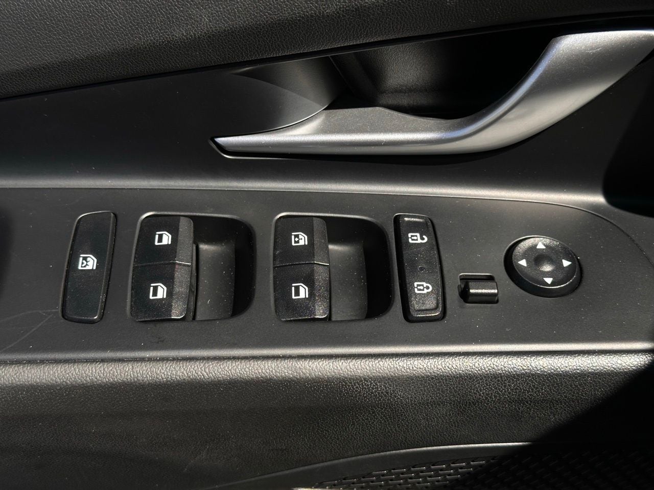 Used 2023 Intense Blue Hyundai Limited image 21