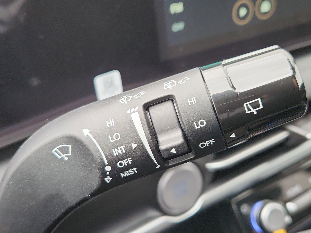 New 2026 R2T Silver Hyundai SEL FWD image 30