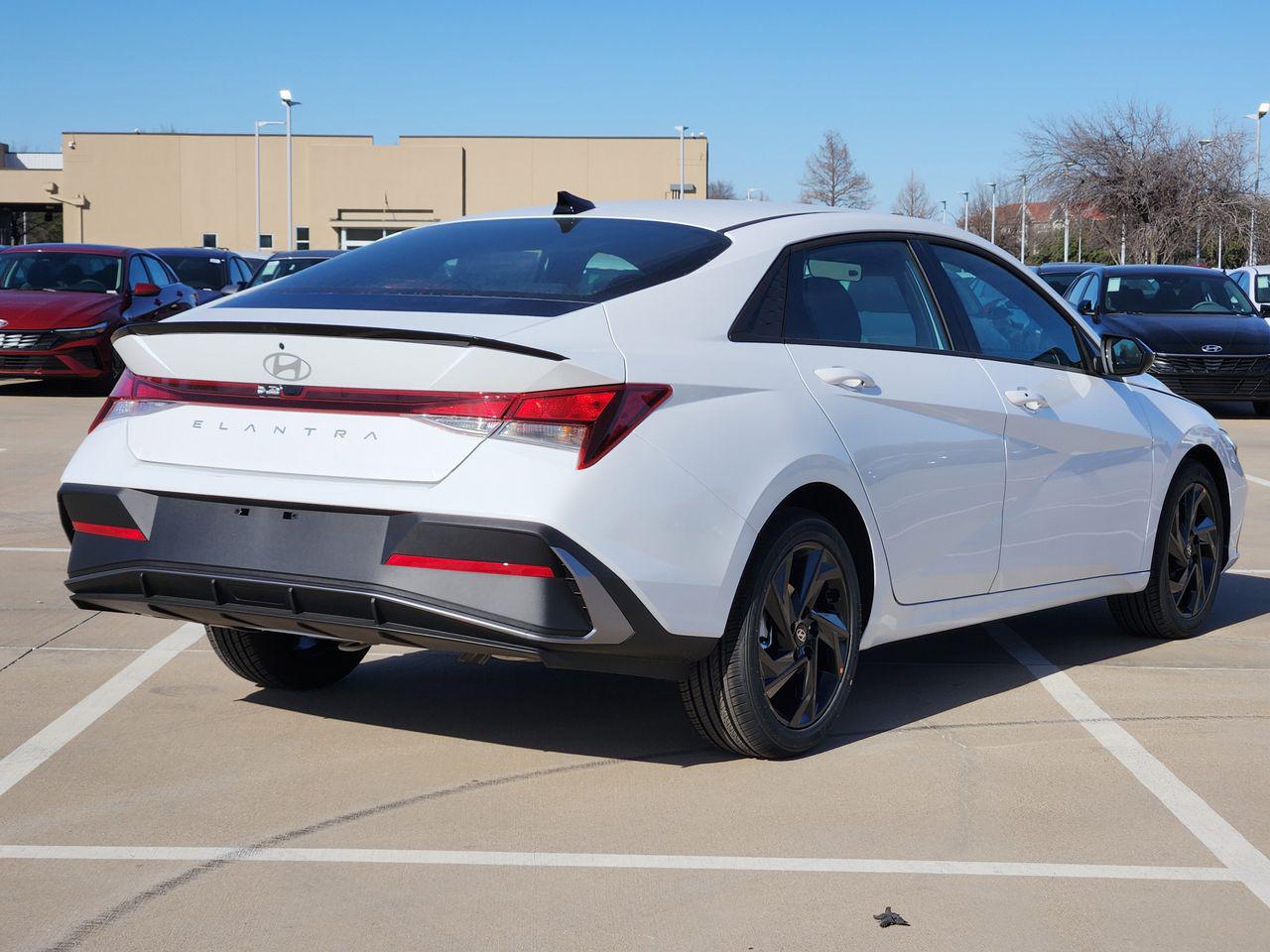 New 2026 W6H White Hyundai SEL Sport image 4