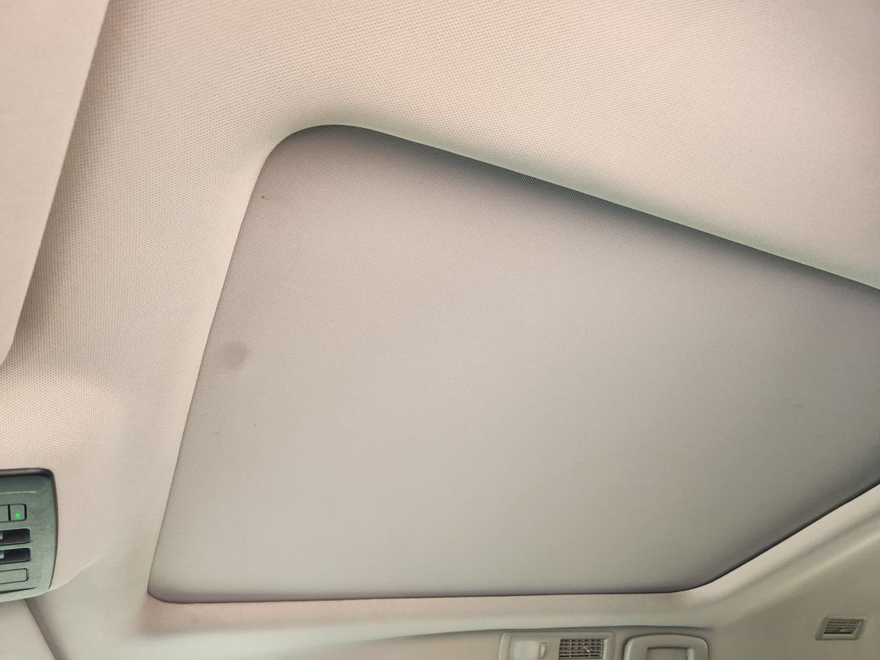 Used 2023 Pearl White Tricoat Nissan SL image 24