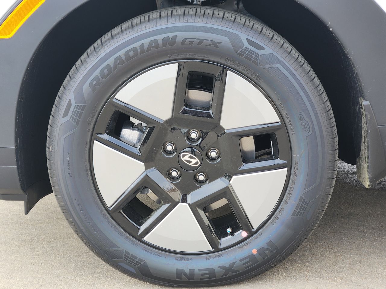 New 2026 W6H White Hyundai SEL image 7