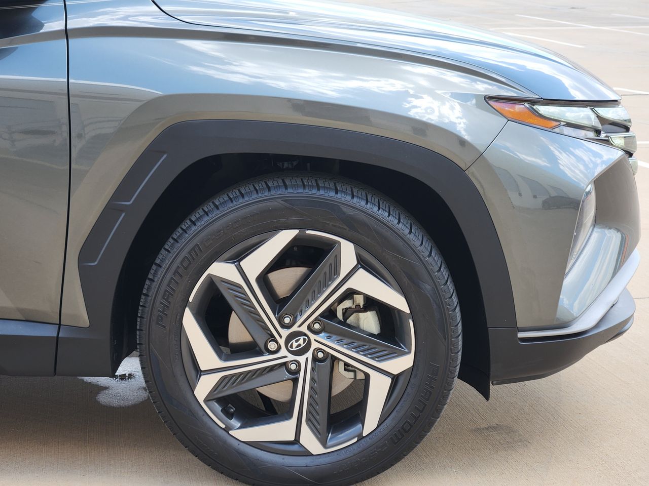 Used 2022 Amazon Gray Hyundai SEL image 5