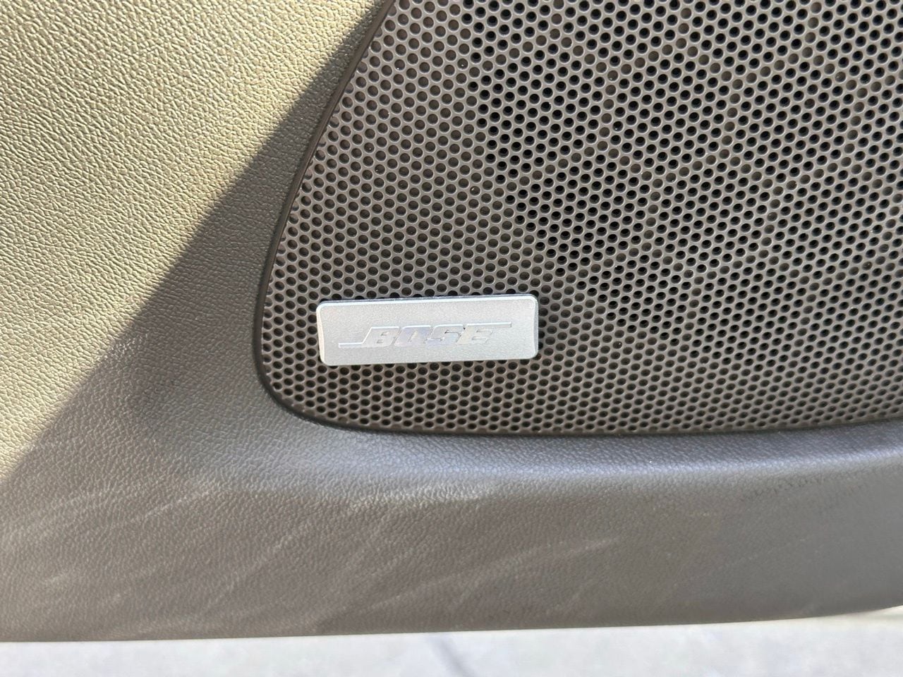 Used 2024 Summit White Chevrolet LT 2LT image 21