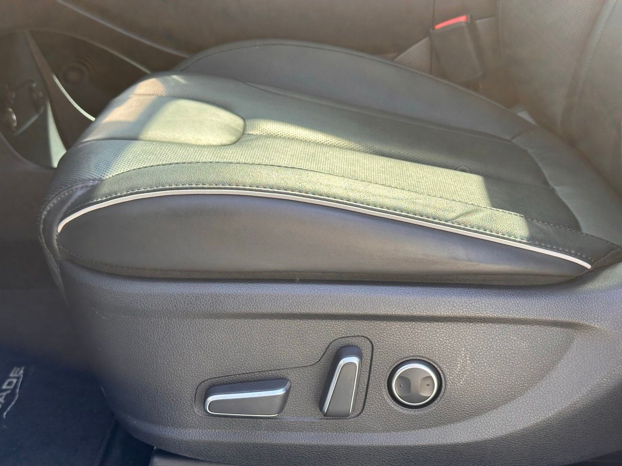 Used 2024 Hyper White Hyundai XRT image 30