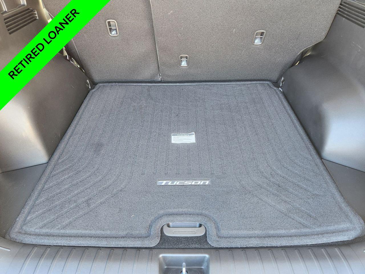 New 2025 Shimmering Silver Hyundai SEL FWD image 31