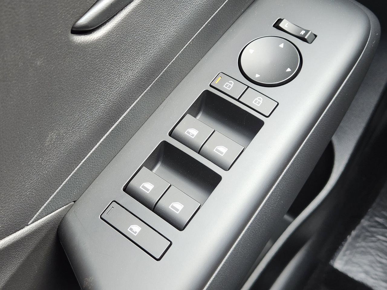 New 2026 R2P Red Hyundai SE FWD image 21