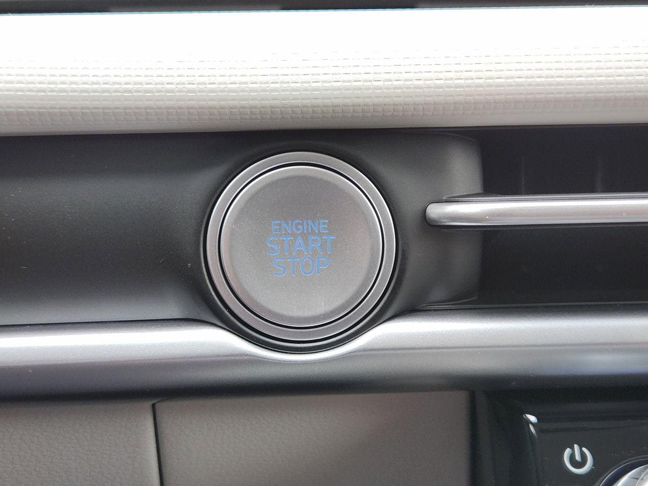 New 2026 W6H White Hyundai SEL FWD image 15