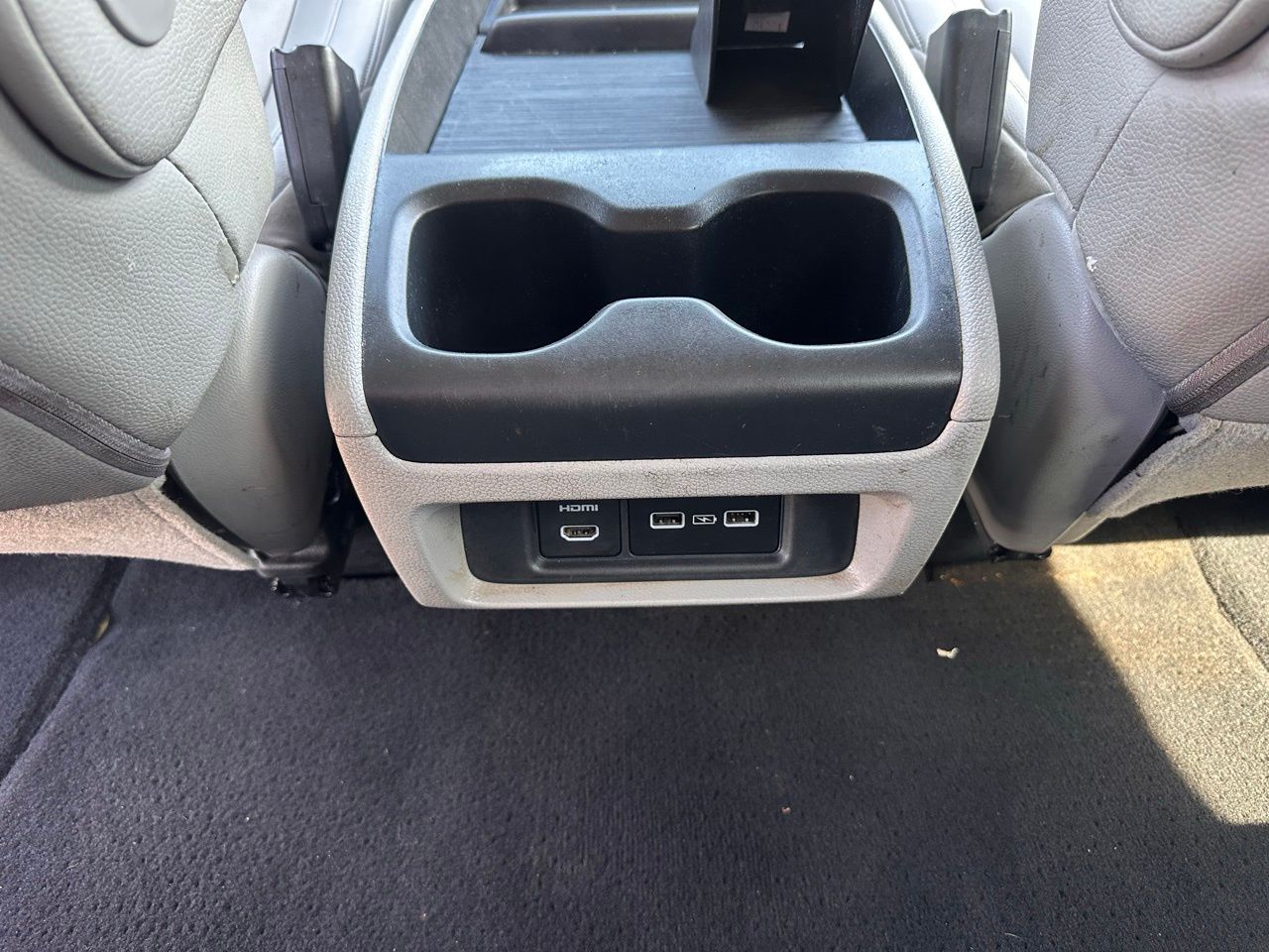 Used 2022 Lunar Silver Metallic Honda Touring image 21