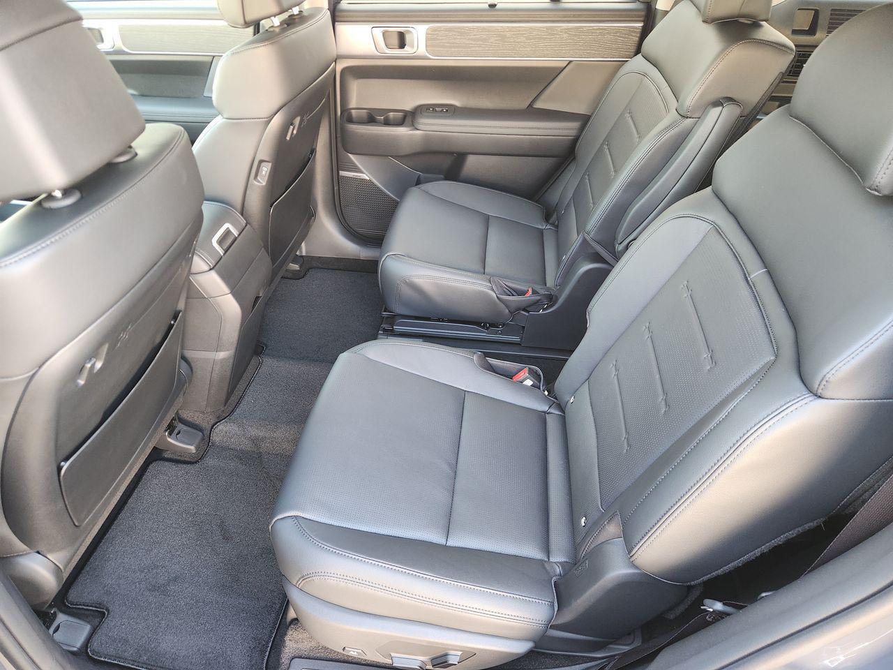 New 2027 Ecotronic Gray Hyundai Limited FWD image 30