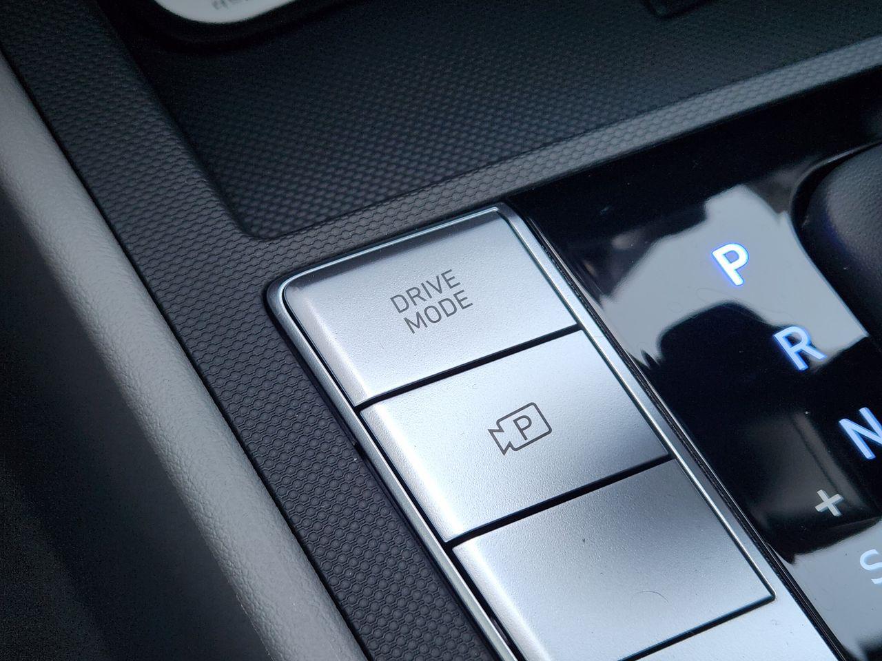 New 2026 W6H White Hyundai SEL Sport image 18