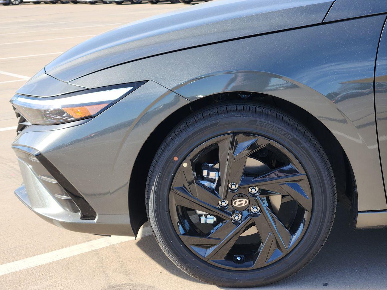 New 2026 A5G Gray Hyundai SEL Sport Premium image 5