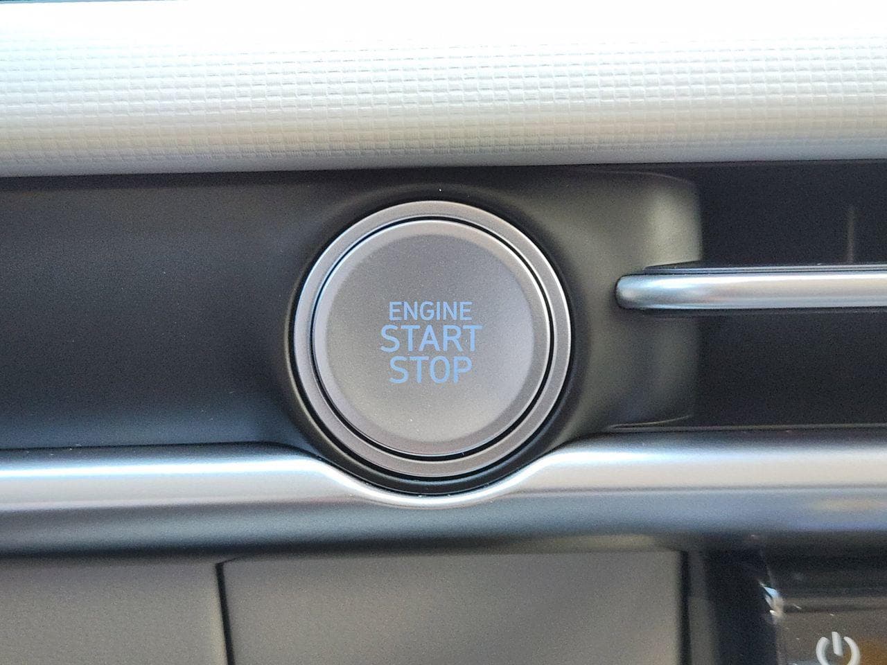 New 2026 W6H White Hyundai SEL FWD image 19