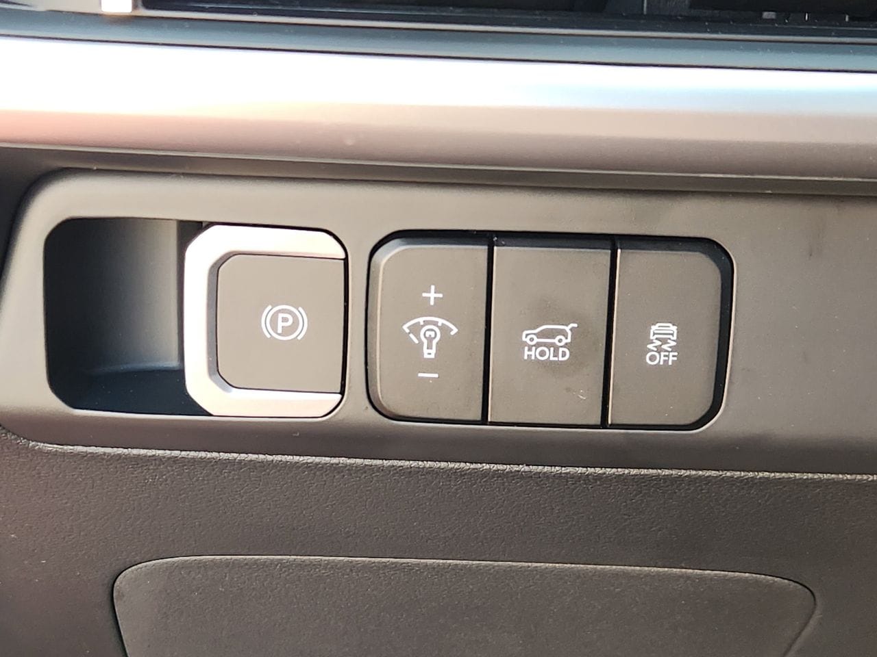 New 2026 R2P Red Hyundai SEL FWD image 22