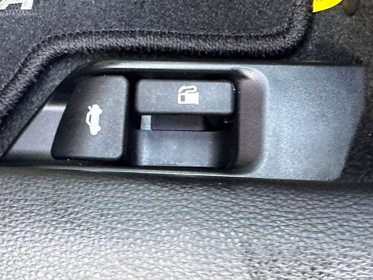 Used 2026 Ruby Flare Pearl Toyota SE image 21